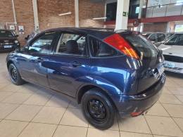 FORD - FOCUS - 2006/2006 - Azul - R$ 25.900,00